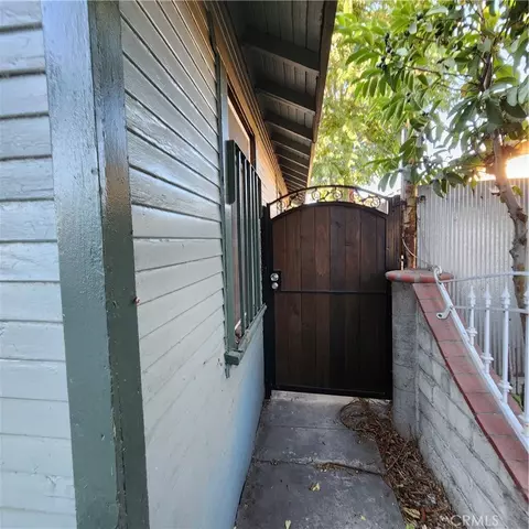 Exterior - 125 E 68th Way, Long Beach, CA 90805 photo 3 of 4