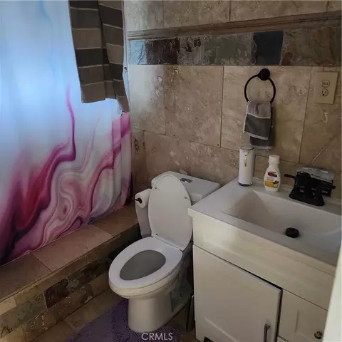 Bath - 125 E 68th Way, Long Beach, CA 90805 photo 1 of 1