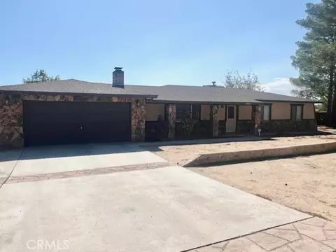 15060 Nokomis Ct, Apple Valley, CA 92307