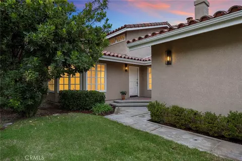 33 W Malaga Pl W, Manhattan Beach, CA 90266