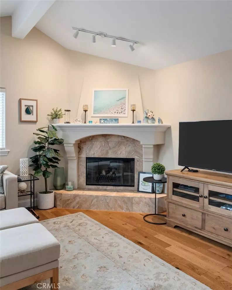 Living - 2607 Grant Ave #A, Redondo Beach, CA 90278 photo 5 of 6