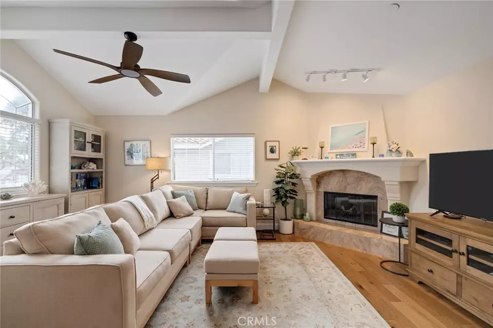 Living - 2607 Grant Ave #A, Redondo Beach, CA 90278 photo 1 of 6
