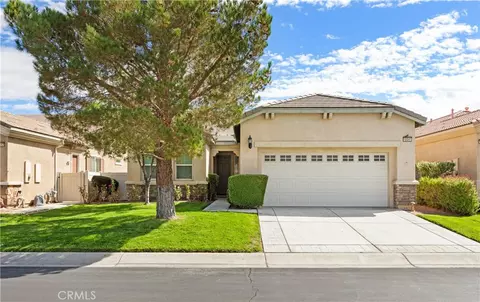10041 Wilmington Ln, Apple Valley, CA 92308