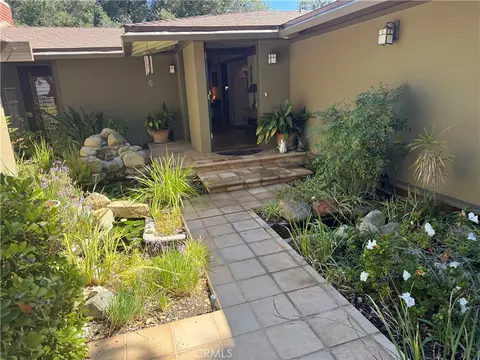 16216 Bertella Dr, Encino, CA 91436