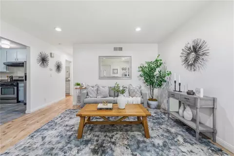 11736 215th St, Lakewood, CA 90715