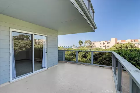 250 The Vlg #102, Redondo Beach, CA 90277