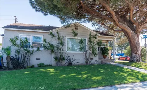 1150 Lynngrove Dr, Manhattan Beach, CA 90266