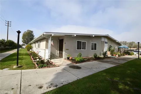 1842 Thunderbird Dr #1A, Seal Beach, CA 90740