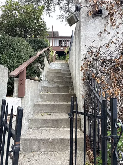 3457 Greenfield Ave, Los Angeles, CA 90034