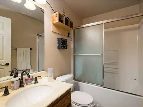 Bath - 426 E Imperial Ave, El Segundo, CA 90245 photo 4 of 5
