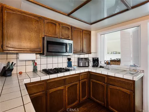 Kitchen - 426 E Imperial Ave, El Segundo, CA 90245 photo 2 of 3