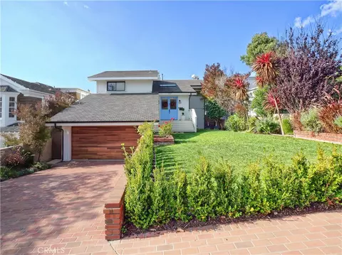 207 S Poinsettia Ave, Manhattan Beach, CA 90266