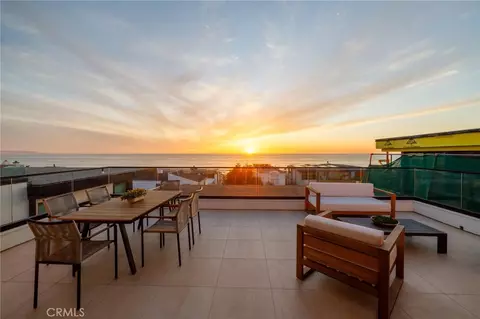 213 Bayview Dr, Manhattan Beach, CA 90266