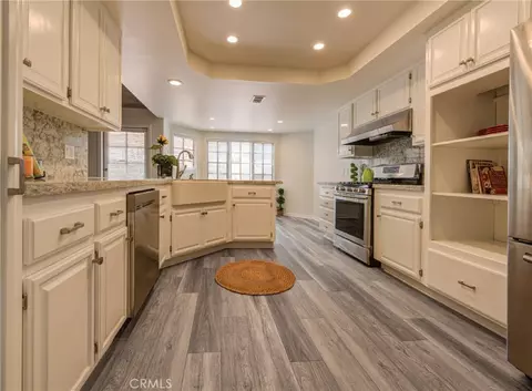 11 Malaga Pl, Manhattan Beach, CA 90266