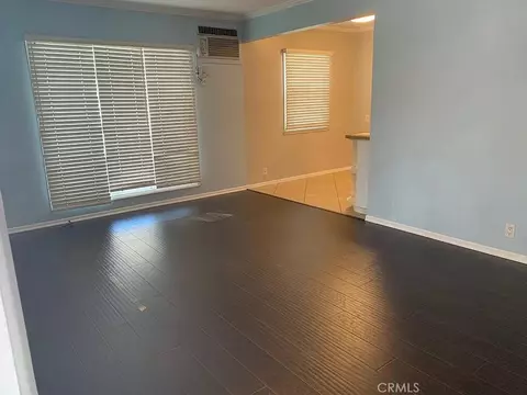 Living - 4401 E Division St, Long Beach, CA 90803 photo 2 of 4