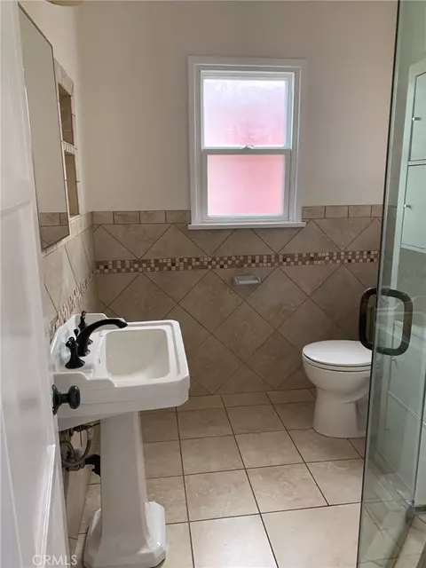 Bath - 4401 E Division St, Long Beach, CA 90803 photo 6 of 9