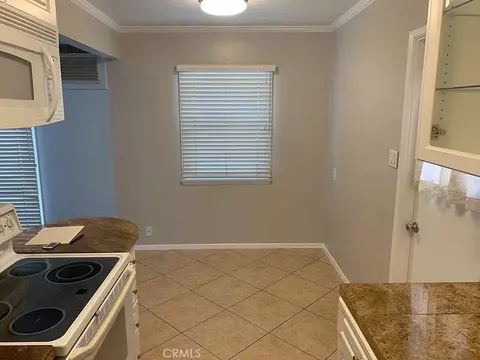 Kitchen - 4401 E Division St, Long Beach, CA 90803 photo 7 of 10