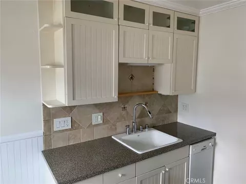 Kitchen - 4401 E Division St, Long Beach, CA 90803 photo 10 of 10