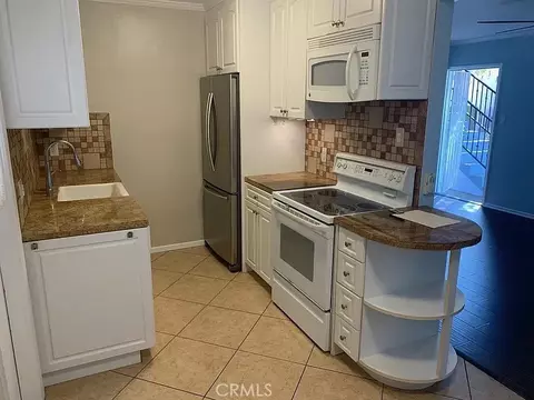 Kitchen - 4401 E Division St, Long Beach, CA 90803 photo 1 of 10