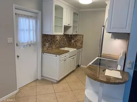 Kitchen - 4401 E Division St, Long Beach, CA 90803 photo 6 of 10