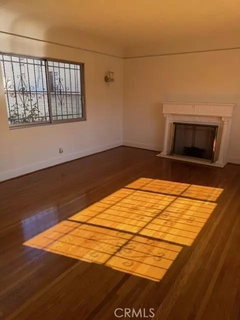 5015 Franklin Ave, Los Angeles, CA 90027