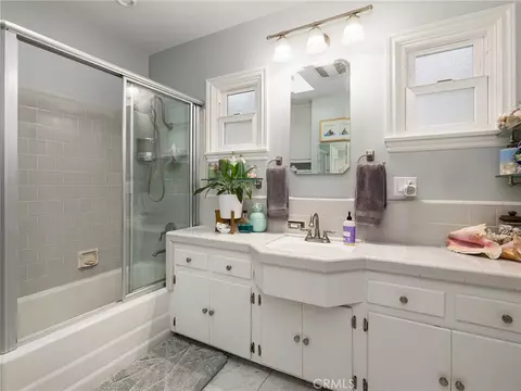 Bath - 211 E Pine Ave, El Segundo, CA 90245 photo 3 of 3