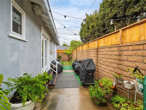 Exterior - 211 E Pine Ave, El Segundo, CA 90245 photo 2 of 5