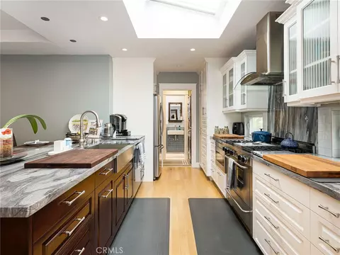 Kitchen - 211 E Pine Ave, El Segundo, CA 90245 photo 2 of 5
