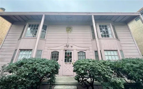 12944 Riverside Dr, Sherman Oaks, CA 91423