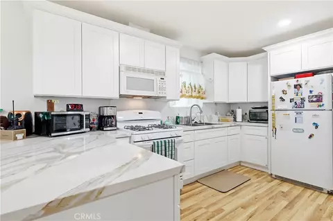Kitchen - 924 W 134th Pl, Compton, CA 90222 photo 1 of 2