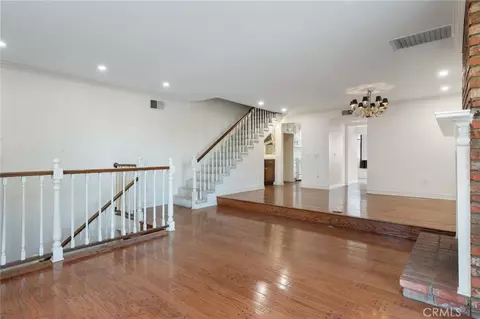 18100 Burbank #14, Tarzana, CA 91356