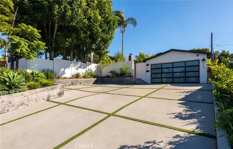 966 Rosecrans Ave, Manhattan Beach, CA 90266