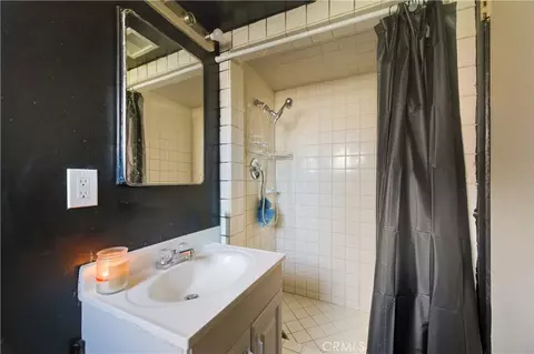 Bath - 44022 Stanridge Ave, Lancaster, CA 93535 photo 1 of 2