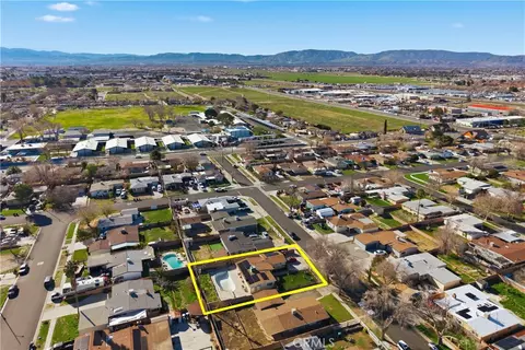View/Area - 44022 Stanridge Ave, Lancaster, CA 93535 photo 4 of 6