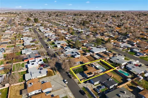 View/Area - 44022 Stanridge Ave, Lancaster, CA 93535 photo 3 of 6