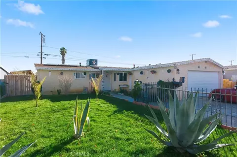 Exterior - 44022 Stanridge Ave, Lancaster, CA 93535 photo 2 of 8