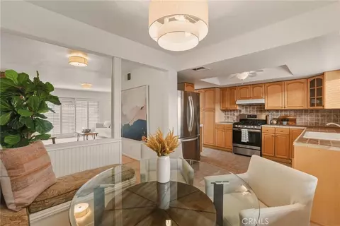 7061 Kester #C, Van Nuys, CA 91405