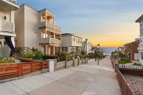 220 20th St, Manhattan Beach, CA 90266
