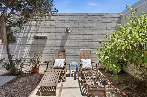 Exterior - 2999 E Ocean Blvd #120, Long Beach, CA 90803 photo 3 of 8