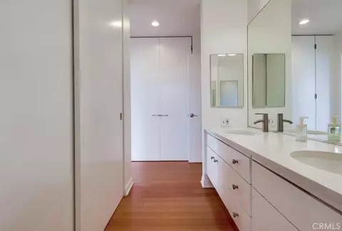 Bath - 2999 E Ocean Blvd #120, Long Beach, CA 90803 photo 1 of 2