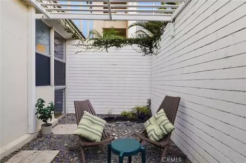 Exterior - 2999 E Ocean Blvd #120, Long Beach, CA 90803 photo 6 of 8