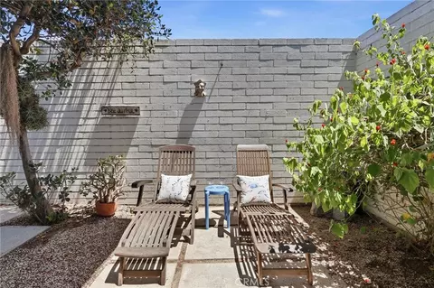 Exterior - 2999 E Ocean Blvd #120, Long Beach, CA 90803 photo 3 of 8