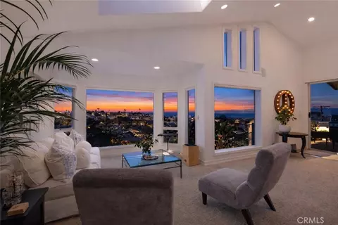 8325 Delgany Ave, Playa Del Rey, CA 90293