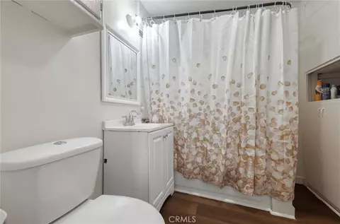 Bath - 21719 Neptune, Carson, CA 90745 photo 2 of 2