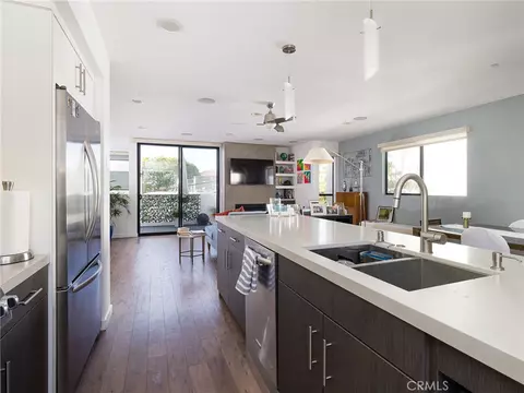 Kitchen - 121 E Walnut Ave, El Segundo, CA 90245 photo 4 of 4