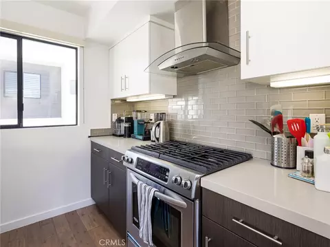 Kitchen - 121 E Walnut Ave, El Segundo, CA 90245 photo 3 of 4