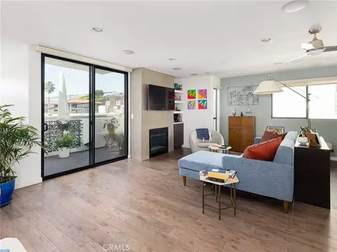 Living - 121 E Walnut Ave, El Segundo, CA 90245 photo 3 of 4