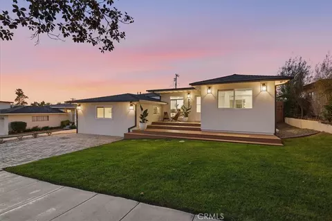 7337 W 88th St, Los Angeles, CA 90045