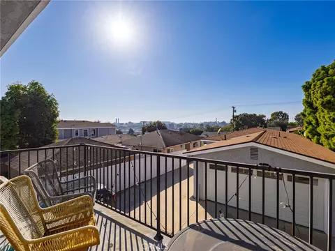 Exterior - 526 Sheldon St, El Segundo, CA 90245 photo 6 of 6