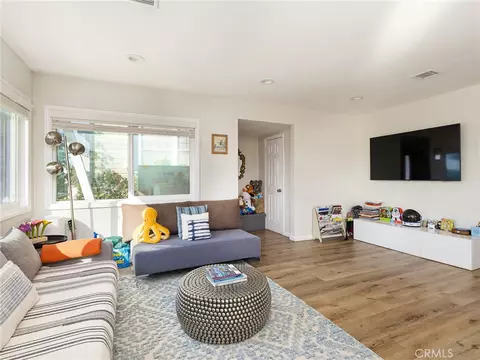 Living - 526 Sheldon St, El Segundo, CA 90245 photo 2 of 4